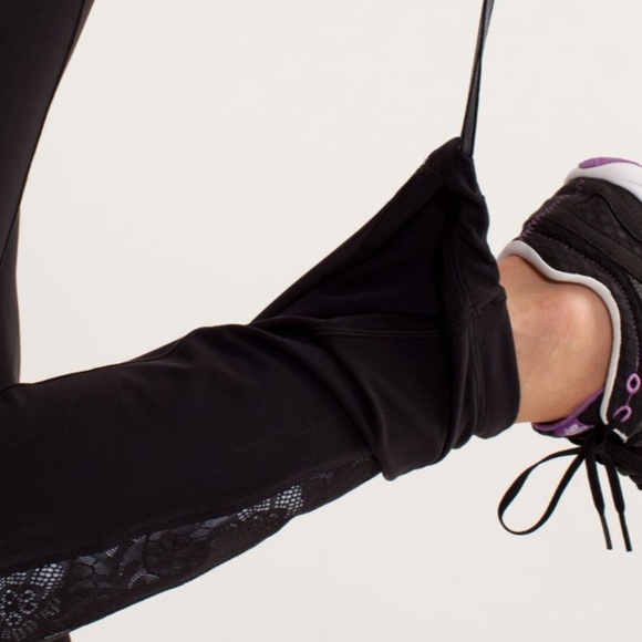 Lululemon Run: Bold In The Cold Pant Black 4 - Picture 3 of 10